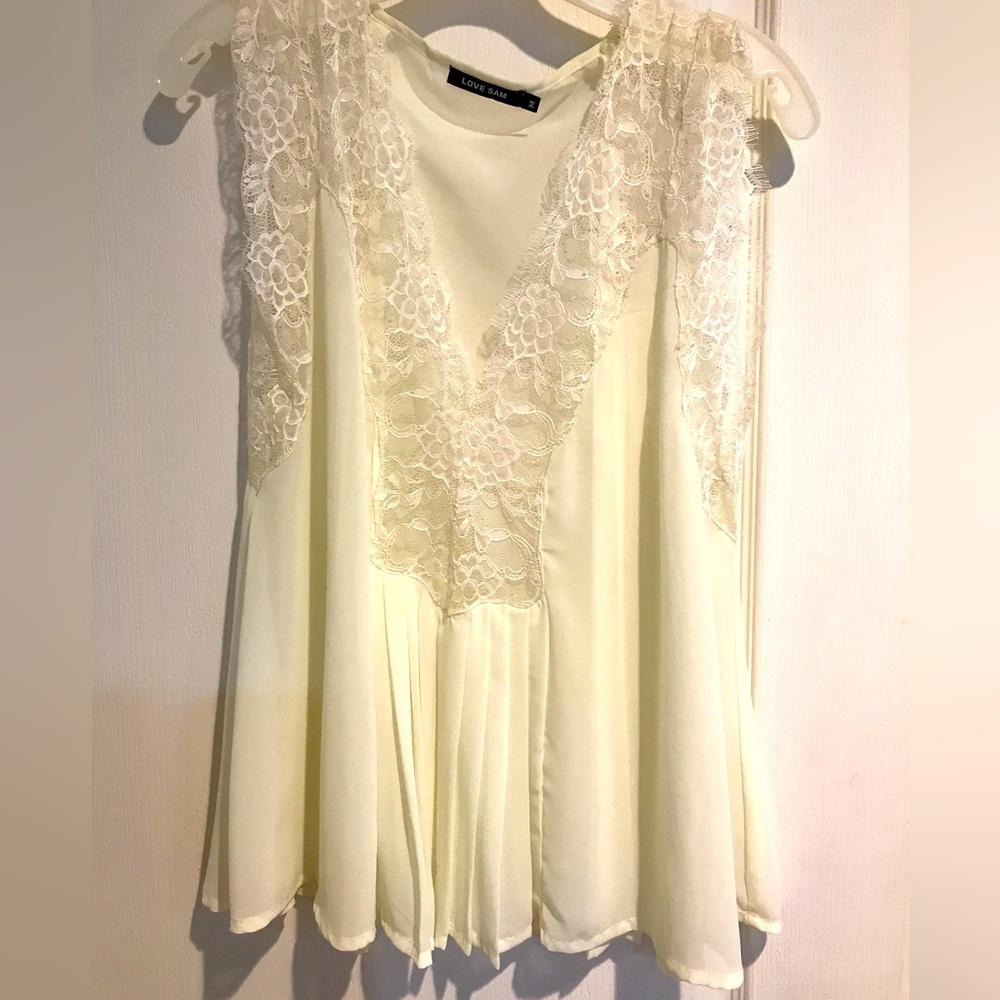 Anthropology, very sweet & feminine yellow lace top